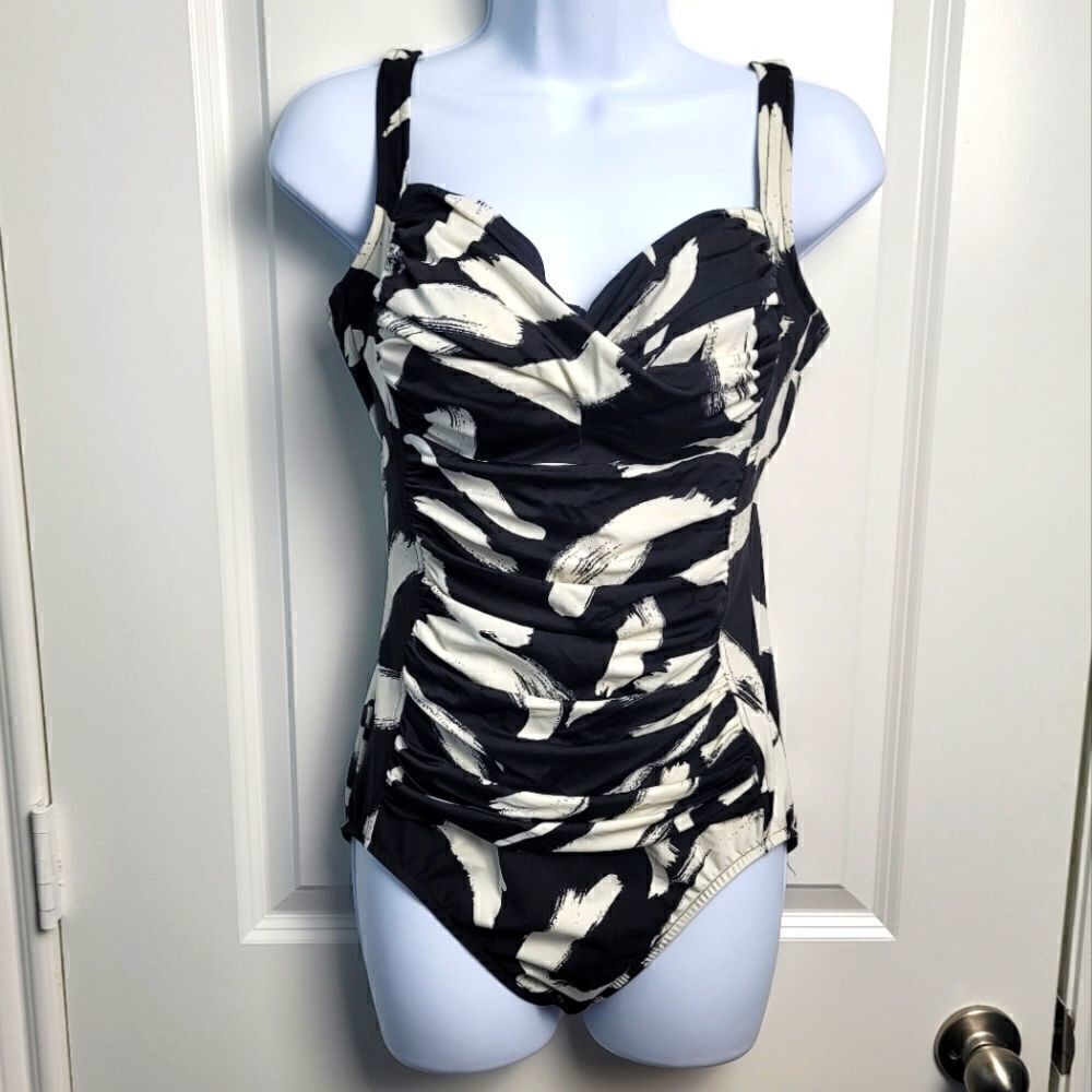 MAGIC SUIT One Piece Swimsuit